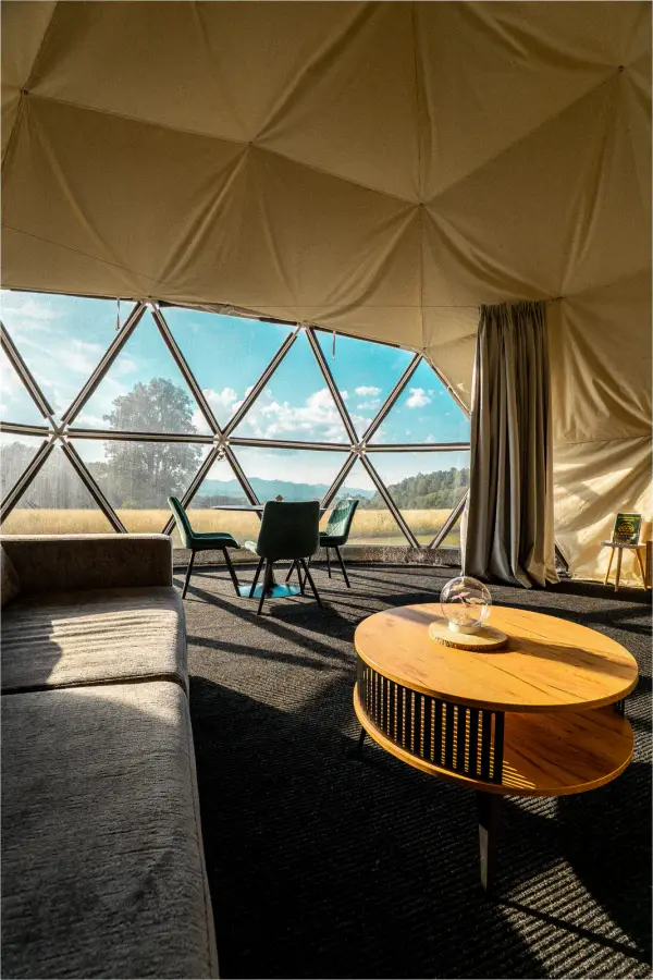 Výhľad z panoramatického okna stanu PREMIUM